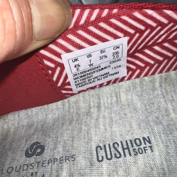 🌹NWB! Clark’s Cloudsteppers Red Slip Ons - Picture 9 of 10